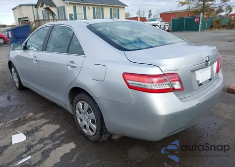 2011 Toyota Camry Le z USA, uszkodzony, nr VIN 4T1BF3EK1BU678539